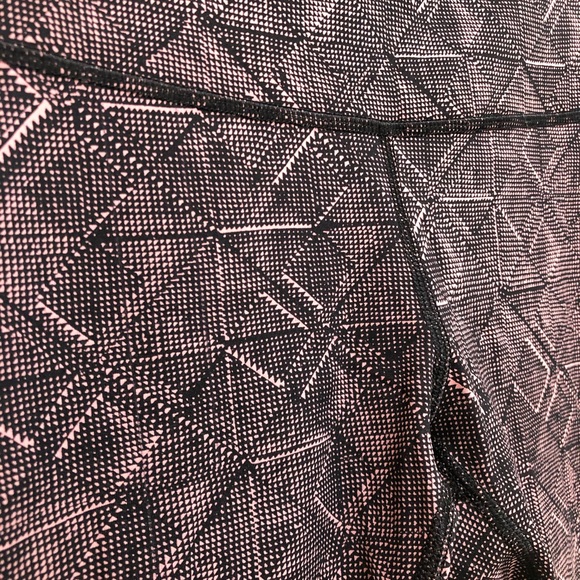 Lululemon Wunderunder Printed Cropped Leggings - Picture 2 of 4